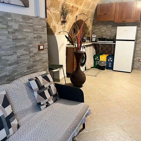 Cattleya Apartment Mola di Bari Bagian luar foto