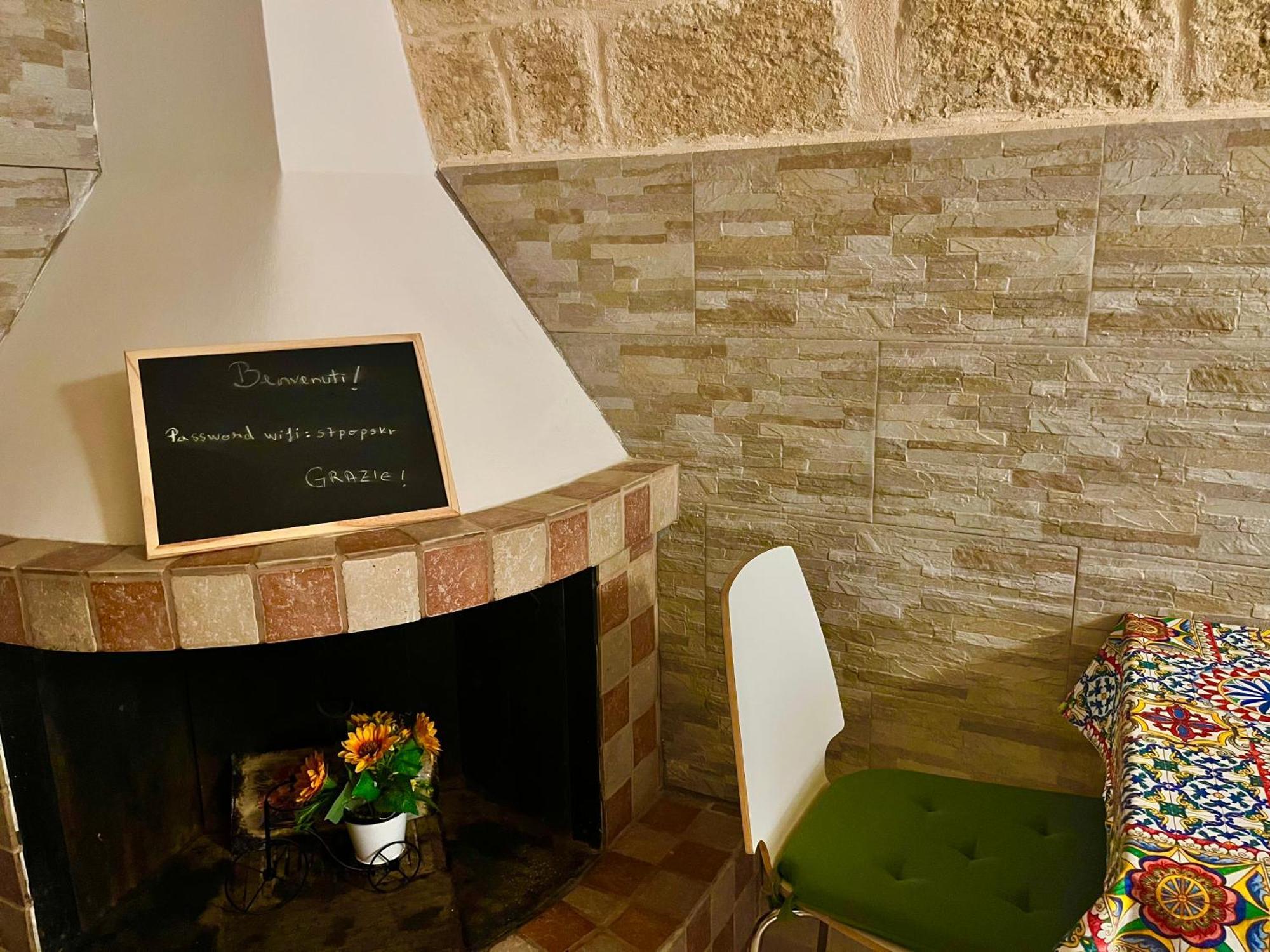 Cattleya Apartment Mola di Bari Bagian luar foto